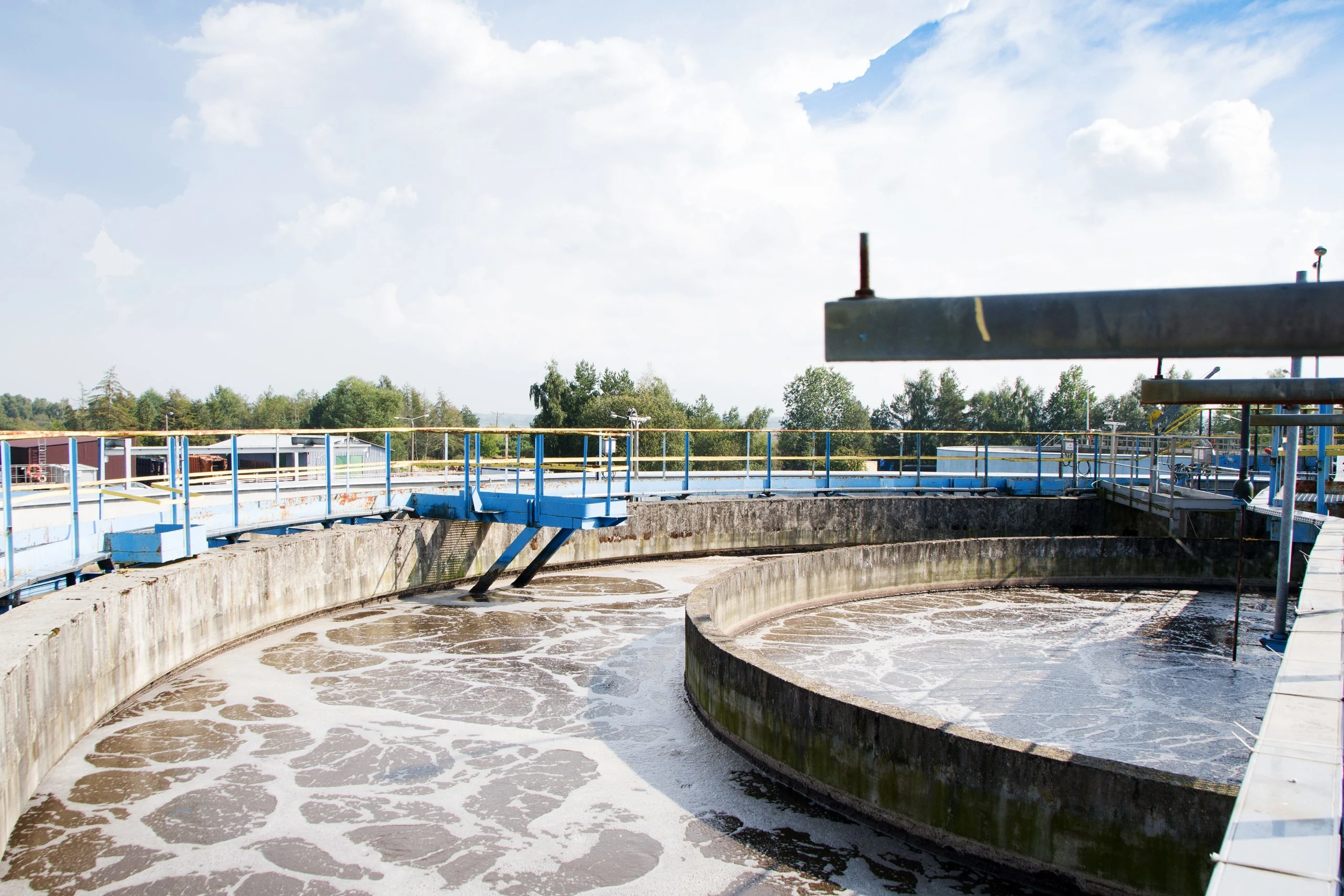 Tratamiento de aguas residuales e industriales con cal viva